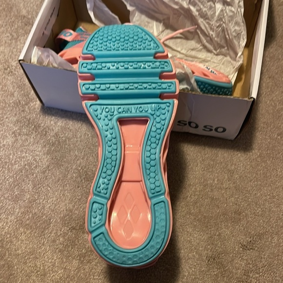 New Just So So Sneakers - Picture 5 of 7